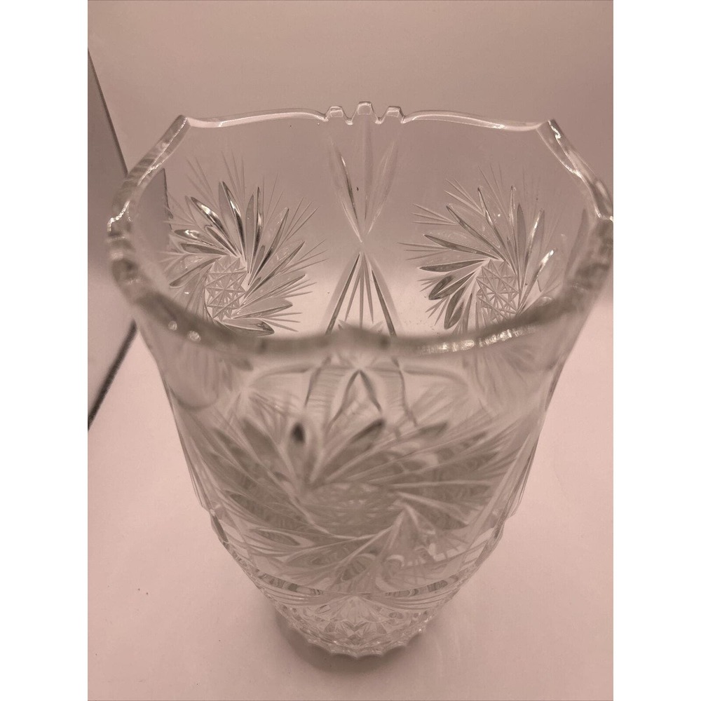 8 1/2" VINTAGE CUT CRYSTAL VASE w/ SAWTOOTH RIM STARBURST PATTERN - Picture 5 of 5